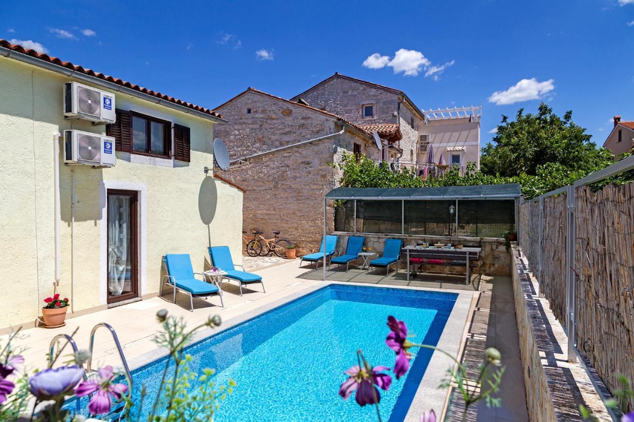 Villa Karina Tar Tar-Vabriga Bagian luar foto